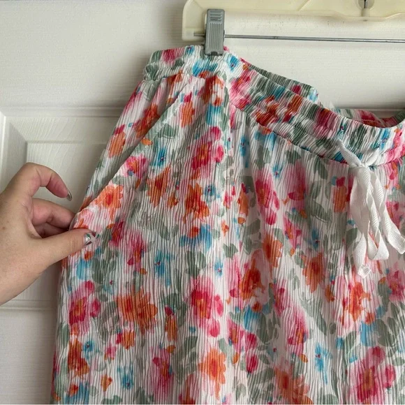 Polagram high waisted floral lined wide leg pants size 2x - Picture 3 of 5